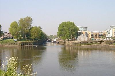 Junction with the Grand Union Canal at Brentford
