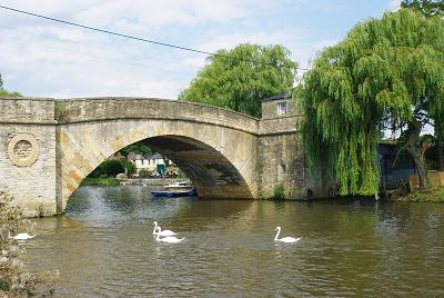 Halfpenny Bridge with Tollhouse