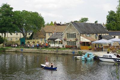 The Riverside, Lechlade