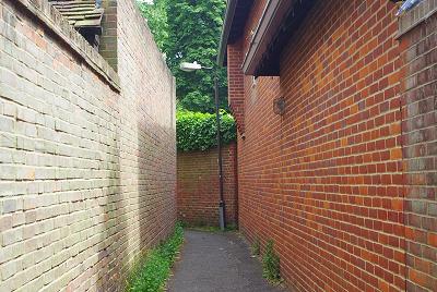 Seven Corner Alley, Marlow